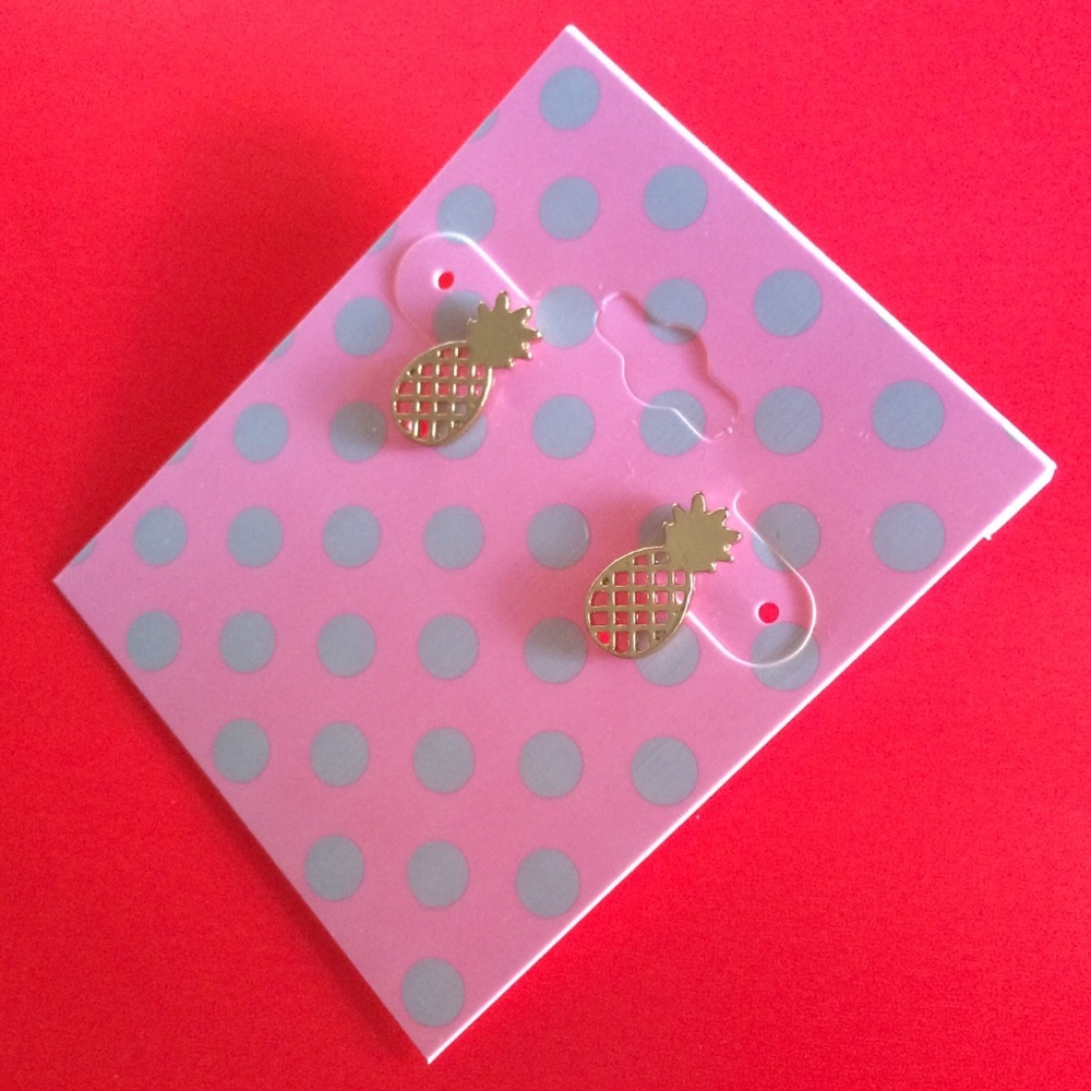 Pineapple 🍍 Stud Earrings.